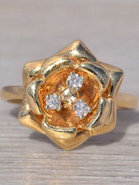 Vintage Diamond Cluster Ring in 14k Yellow Gold